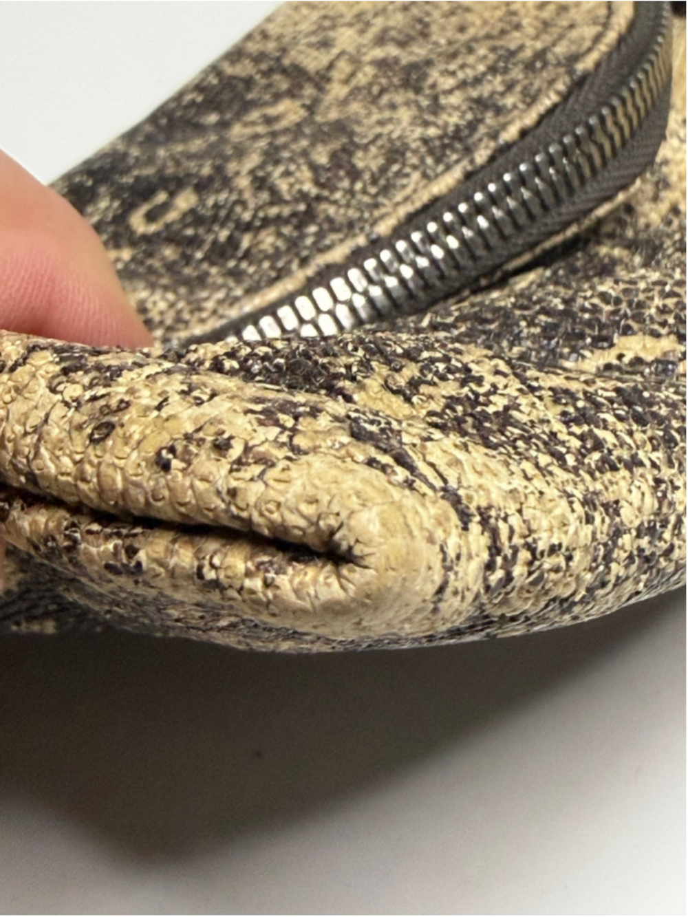Women's Henri Bendel One Size Snake Print Clutch in Beige and Black - Picture 4 of 8